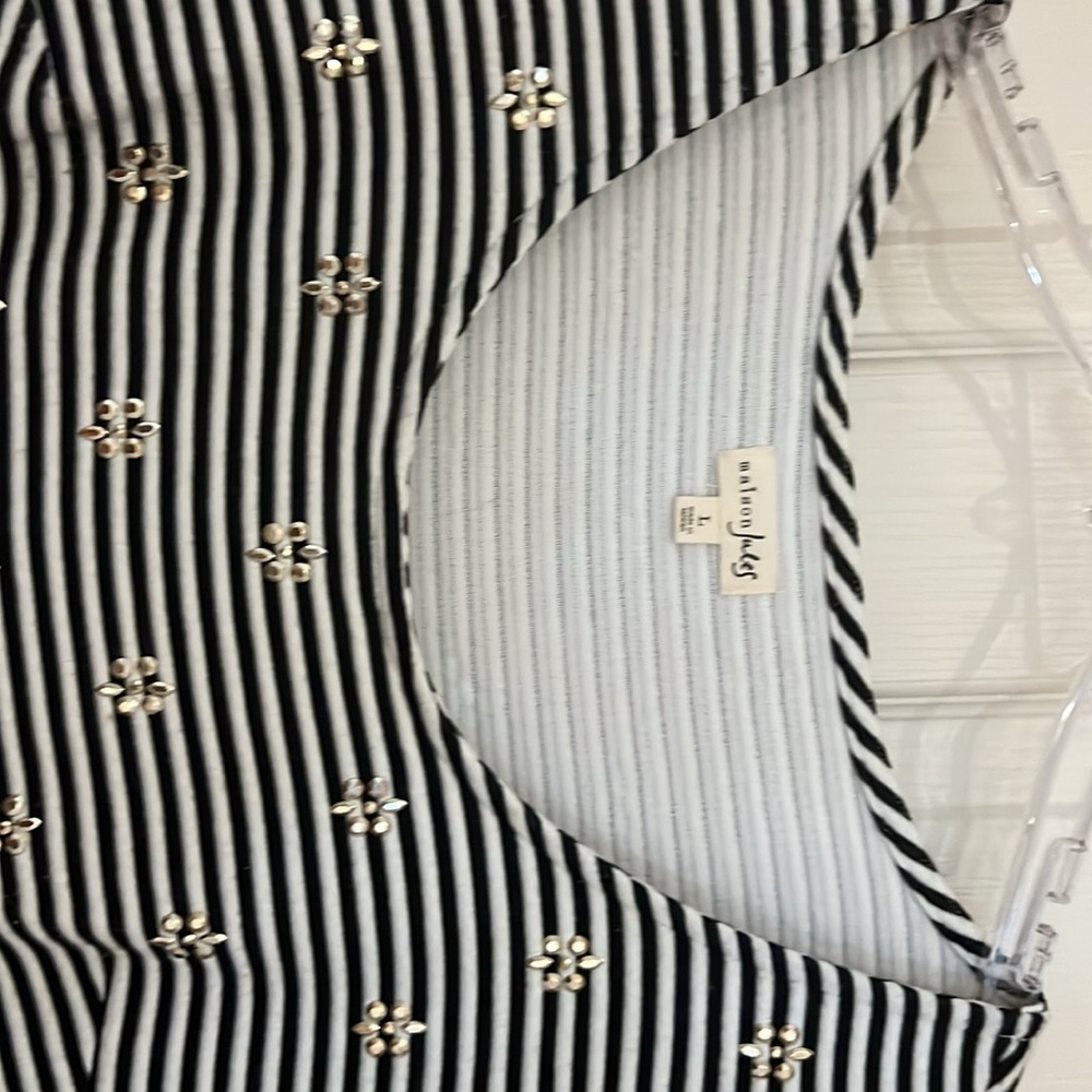 Maison  Jules Black and white darling dress. Not quite mini but to your knees. - Picture 2 of 5